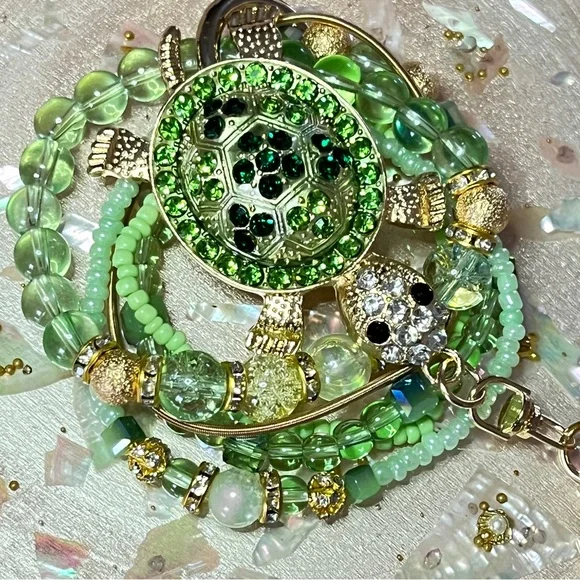 Turtle Bracelet Keychain - Picture 3 of 11